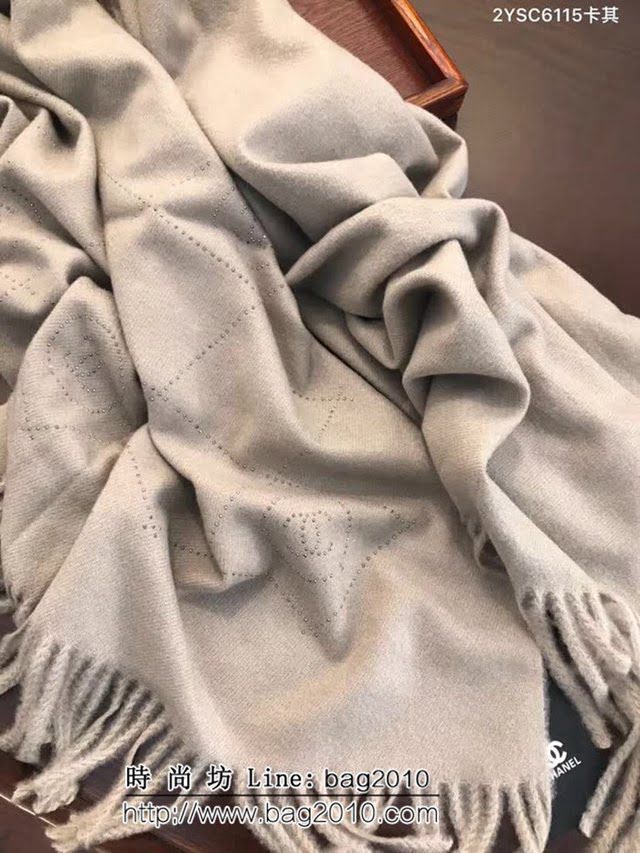 CHANEL香奈兒最新款 燙鑽logo羊絨圍巾 2YSC6115 LLWJ7051